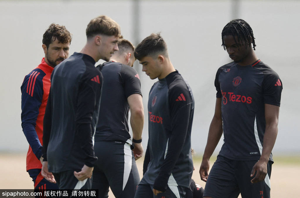 贝克汉姆罕见发飙！怒斥曼联球员：你们不配穿红魔战袍！