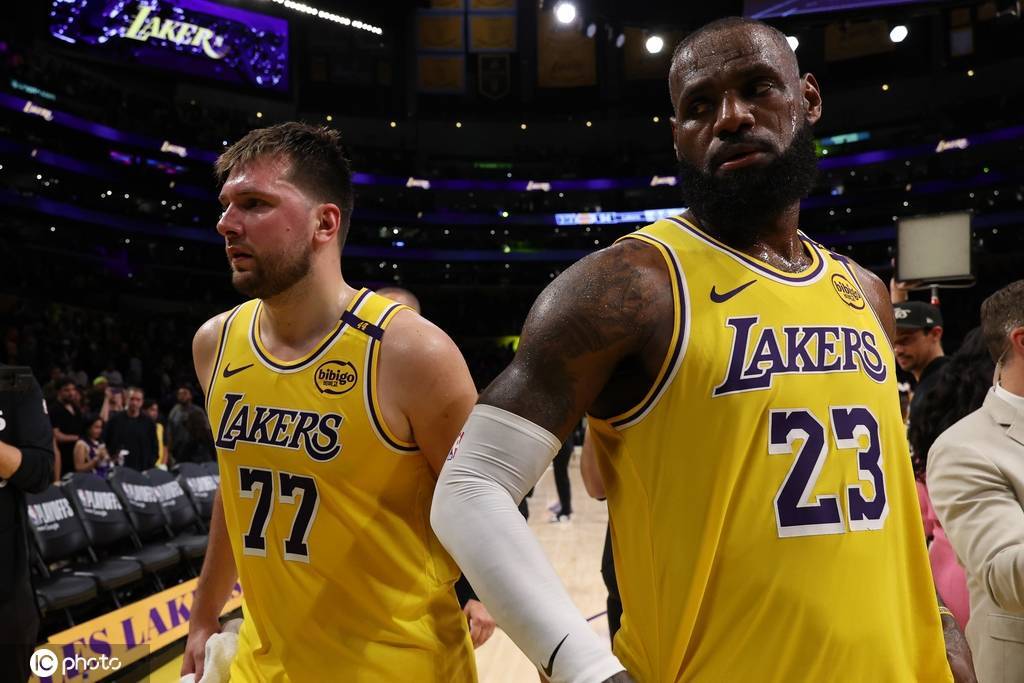 湖人百亿卖队改写体育史 詹姆斯留队会因此生变吗？